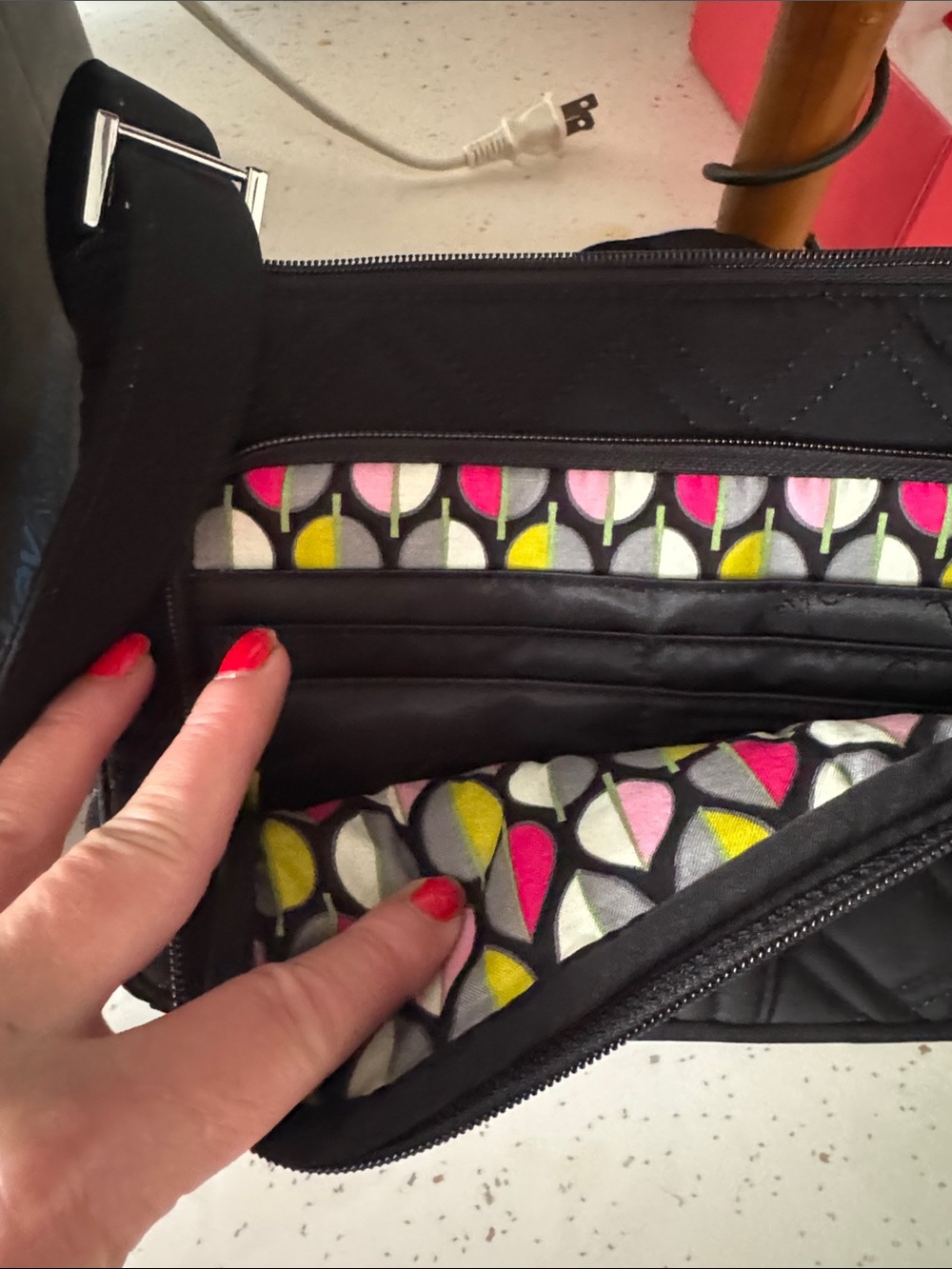 Vera Bradley Black Quilted Messenger Crossbody - Picture 11 of 12